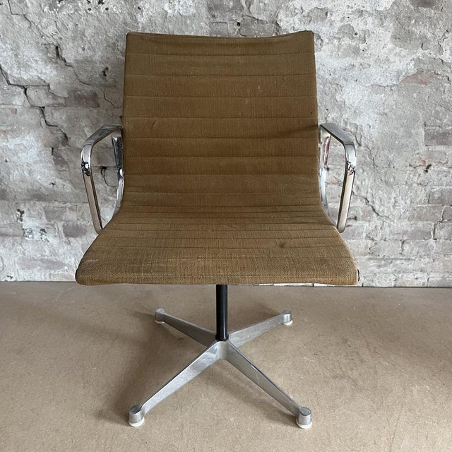 Metal EA 107 Chrome Base Chairs by Herman Miller, Set of 4 For Sale - Image 7 of 18