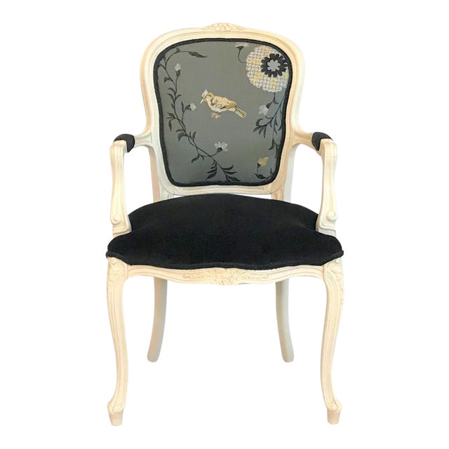 19th Century Embroidered Linen & Velvet Chateau d'Amboise Louise XV Parcel Gilt Fauteuil For Sale