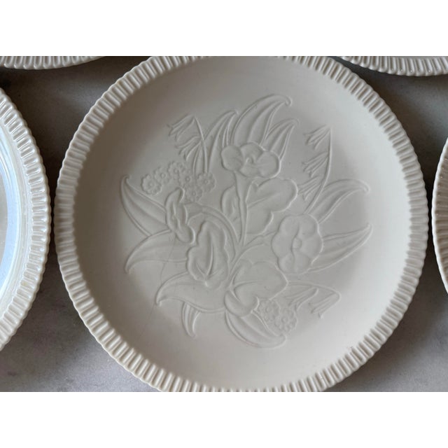 Syracuse China Set of 5 Vintage Syracuse Shelled Floral Dinner Plates For Sale - Image 4 of 10
