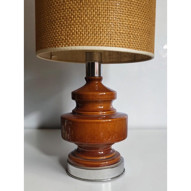 Vintage Table Lamp in Glazed Ceramic and Chrome-Plated Metal – 1970s A table lamp characteristic of 1970s design,...