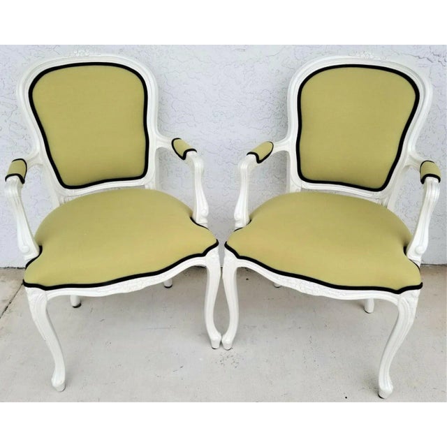 Offering One Of Our Recent Palm Beach Estate Fine Furniture Acquisitions Of A Beautiful Pair of (2) Vintage French...
