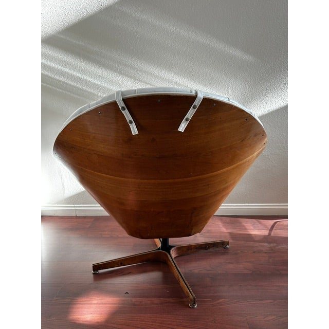 Mid-Century Modern George Mulhauser Mid-Century Modern Molded Walnut "Cone" Swivel Lounge Chair in Premium New Leather For Sale - Image 3 of 18