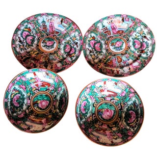 Porcelain Bowls with Plates with Pink Medallion, Set of 4 For Sale