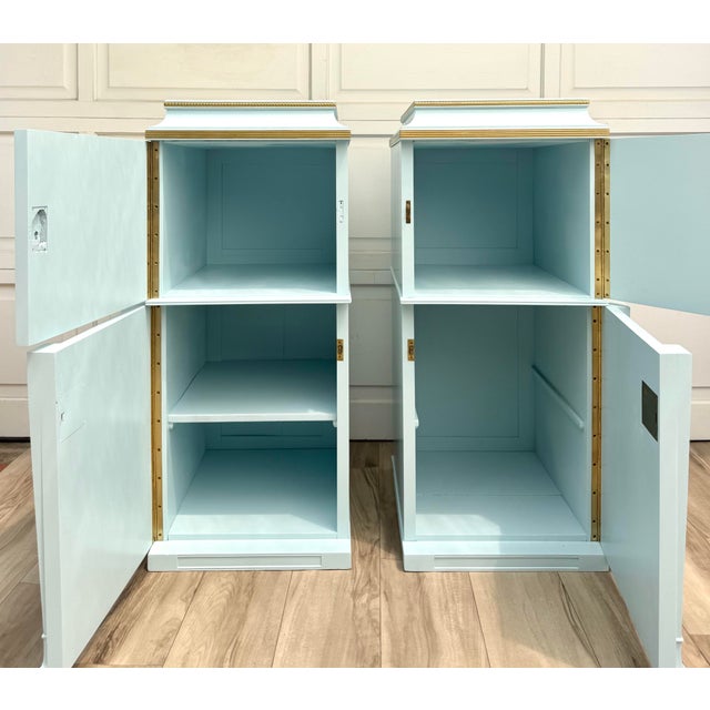 Early 20th Century Pair of Antique Neoclassical Pedestal Cabinets in Robin’s Egg Blue With Gilt Trim, Refinished For Sale - Image 5 of 17