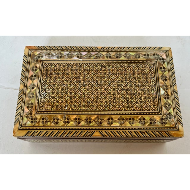 Mid 20th Century Vintage Inlaid Wood Mother of Pearl Jewelry Box For Sale In Dallas - Image 6 of 12