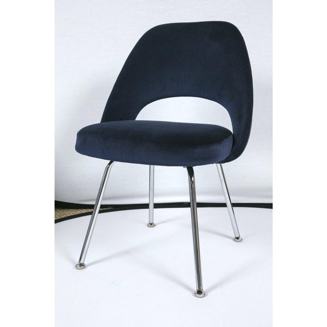 Saarinen Executive Armless Chairs in Navy Velvet For Sale In New York - Image 6 of 9