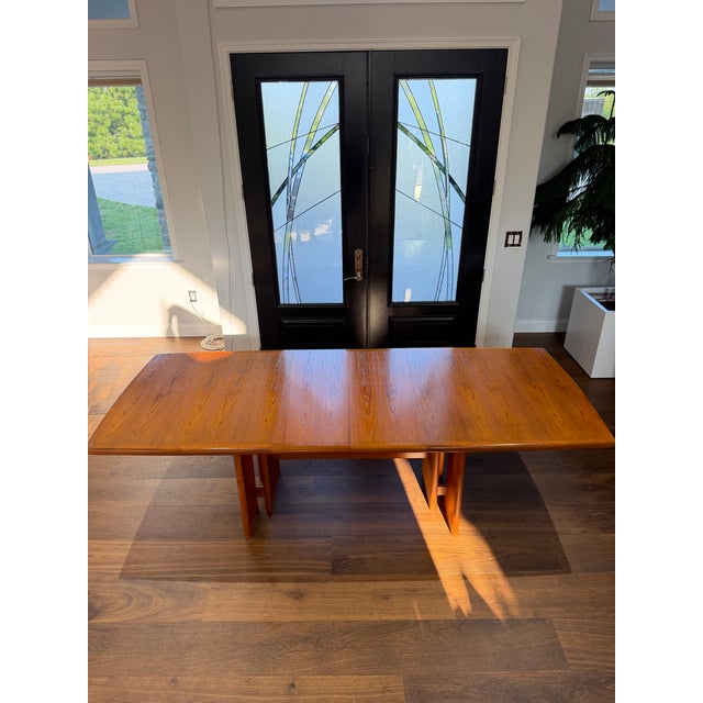 Mid-Century Modern Danish Modern Teak Expanding Dining Table by Nordisk Furniture, Denmark – Self-Storing Leaves For Sale - Image 3 of 18