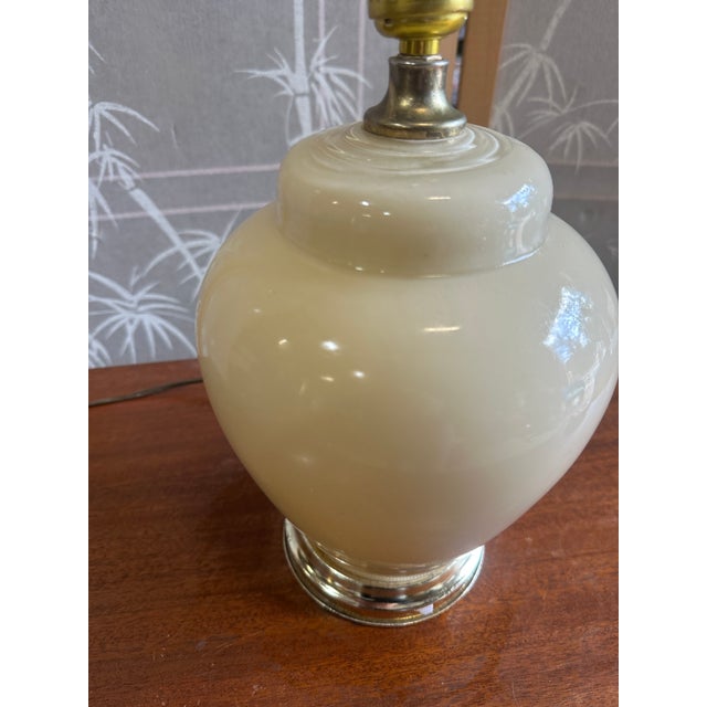 Vintage White Ceramic Table Lamp With Silver Base For Sale - Image 4 of 8