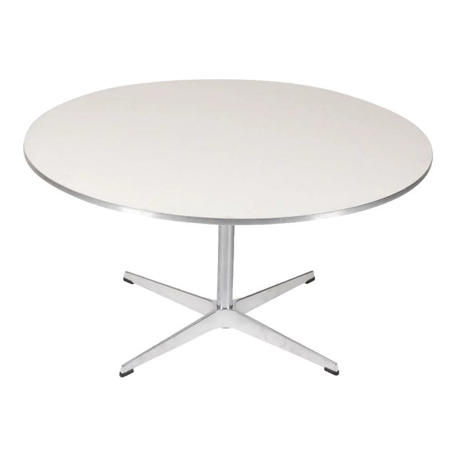 White Laminate and Metal Border Coffee Table by Arne Jacobsen for Fritz Hansen For Sale