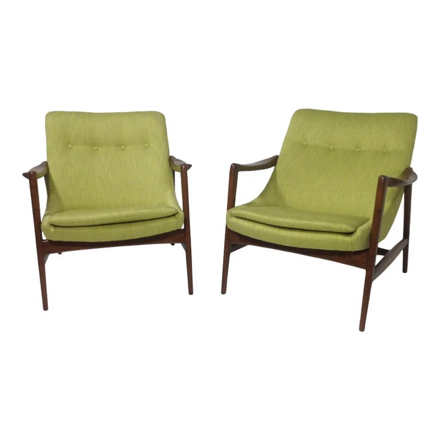 Mid-Century Modern lounge chairs in the style of Ib Kofod-Larsen. stunning lounge chairs, mid-century style at its finest!...