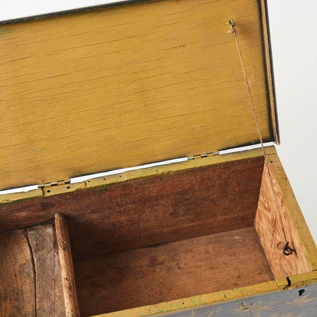 Antique Painted Chest in Leaf Design, American, Early 20th Century For Sale In New York - Image 6 of 9