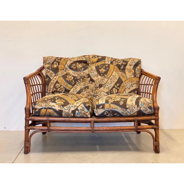 Wicker sofa and bamboo 70s, we recommend replacing the fabric.