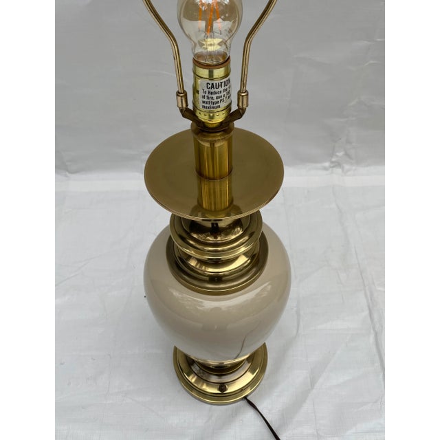 Late 20th Century Stiffel Porcelain and Brass Table Lamp For Sale In Charlotte - Image 6 of 12