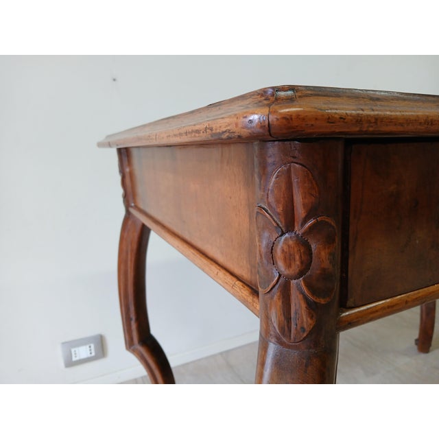 Antique Desk in Walnut, 1800s For Sale - Image 13 of 18