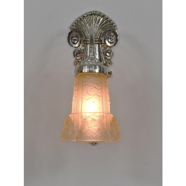 Rose Single French Art Deco Wall Sconce by Muller Freres & A. Richard 1920s France For Sale - Image 8 of 13