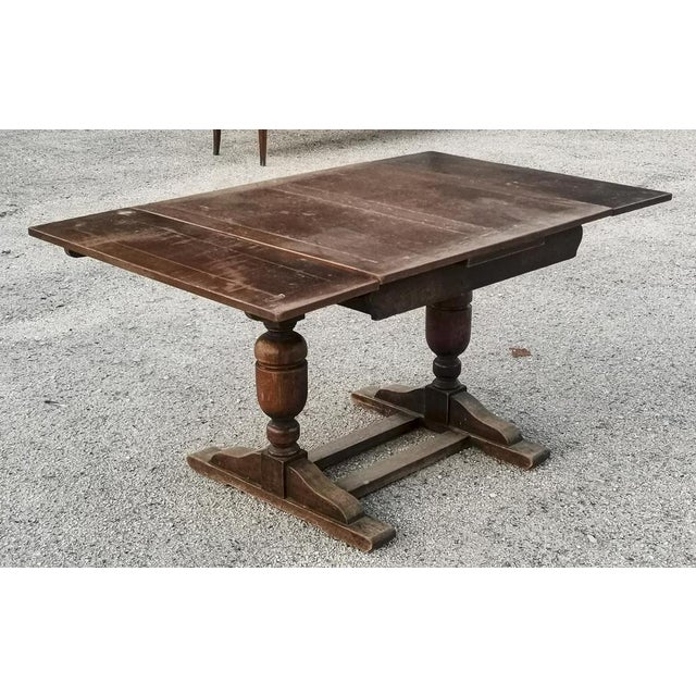 1940s British Table in Oak, 1900 For Sale - Image 5 of 10