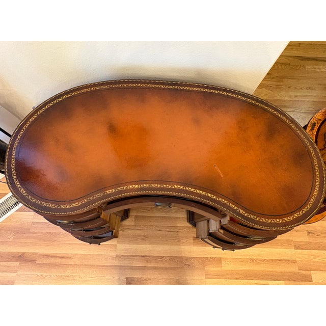 1930's Antique Federal Style Mahogany Kidney Shaped Leather Top Ladies Writing Desk For Sale - Image 4 of 6