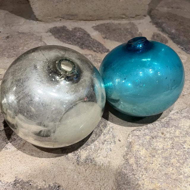 1960s 1960s Set of Five Hand Blown Mercury Glass Gazing Spheres Mexico For Sale - Image 5 of 8
