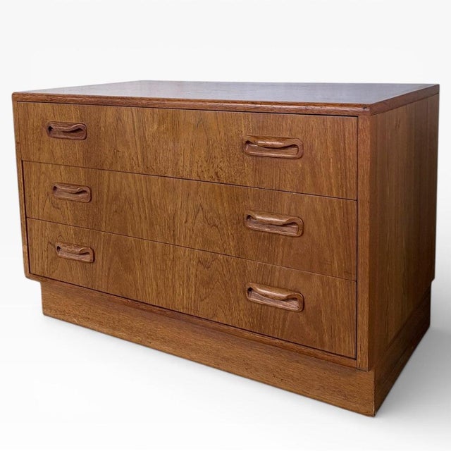1960s Vintage Fresco Chest of 3 Drawers in Teak from G-Plan, 1960s For Sale - Image 5 of 6