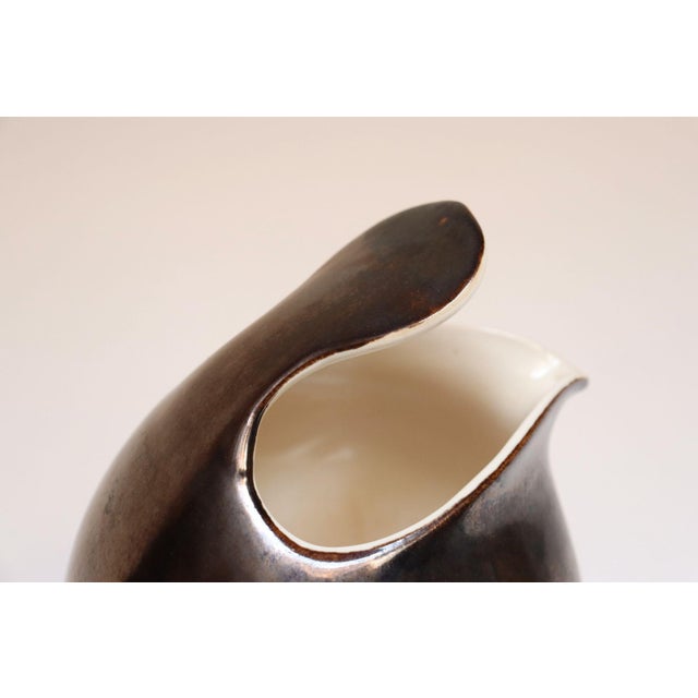 Set of Two Vintage Eva Zeisel Ceramic "Town and Country" Pitchers for Red Wing For Sale - Image 12 of 12