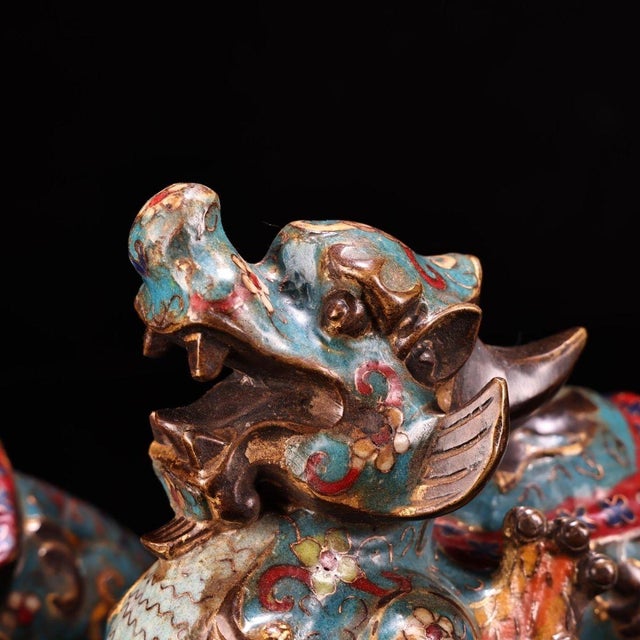 Pair of Vintage Cloisonne Enamel Guardian Lions – 5.9" Foo Dog Figures For Sale In Los Angeles - Image 6 of 10
