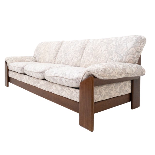 Mobilgirgi was an Italian company producer of high quality furniture, founded in 1968 in Cantù, in the province of Como....