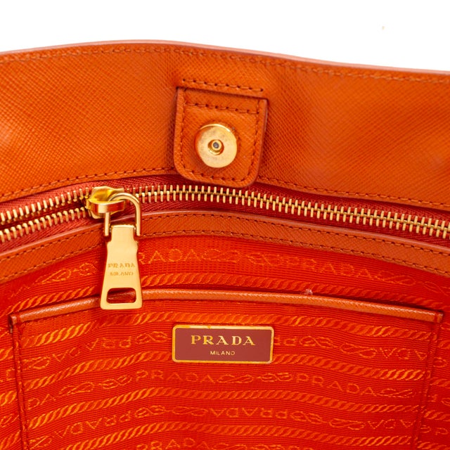 Prada Lux Galleria Saffiano Papaya Leather Large Tote Bag For Sale - Image 10 of 14