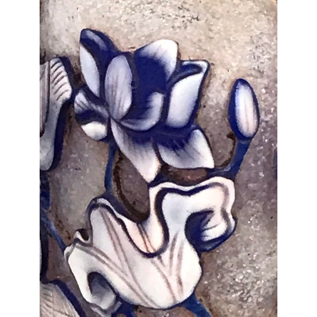 Frosted Glass Snuff Bottle With Blue Overlay Design of Fish Ad Ducks For Sale - Image 9 of 11