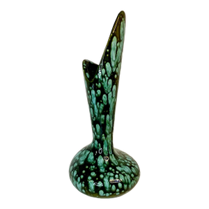 Mid-Century Americana Folk Art Boho Chic Asymmetrical Royal Haeger Mold Vase.