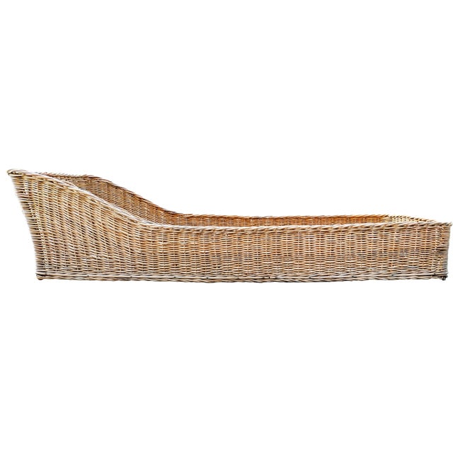 Combine coastal charm + boho chic and you get this awesome woven chaise. Perfect for the bedroom, sunroom, or screened in...