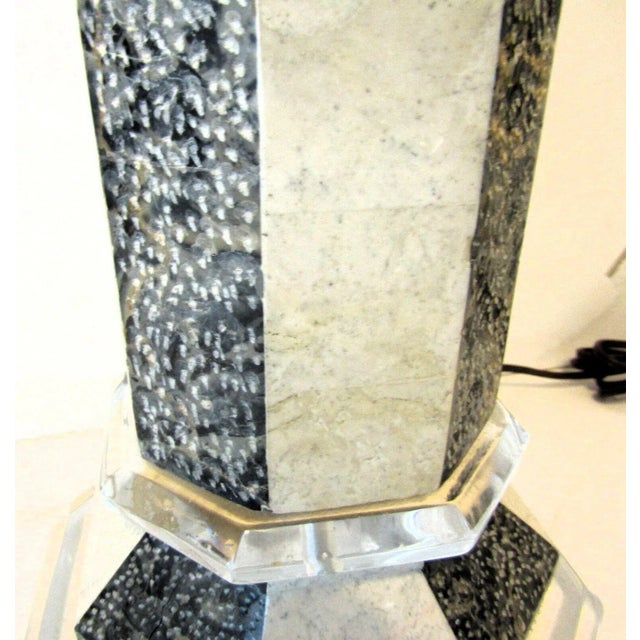 Vintage Octagon Lucite and Marbled Look Table Lamp Attributed to Maitland-Smith For Sale In Miami - Image 6 of 11