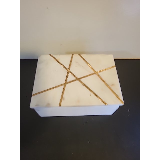 Vintage White Alabaster Jewelry Box Storage Lidded Brass Insert For Sale - Image 4 of 12