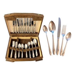 1950s Mid-Century Modern Oneida Community Silverplate Flatware Set - "Enchantment" Pattern - 48 Pieces With Storage Chest For Sale