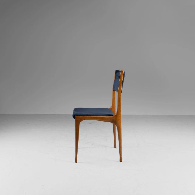 Cassina Model 693 Chairs in Wood and Blue Velvet by Carlo de Carli for Cassina, 1957, Set of 6 For Sale - Image 4 of 13