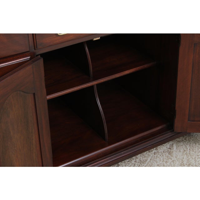 Wood Henkel Harris Mahogany Georgian Style Dresser For Sale - Image 7 of 18