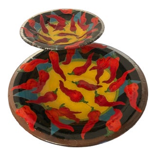 Peggy Karr Two-Tier Fused Glass Serving Bowl Set With Metal Stand – Chili Pepper Art Glass Serveware For Sale