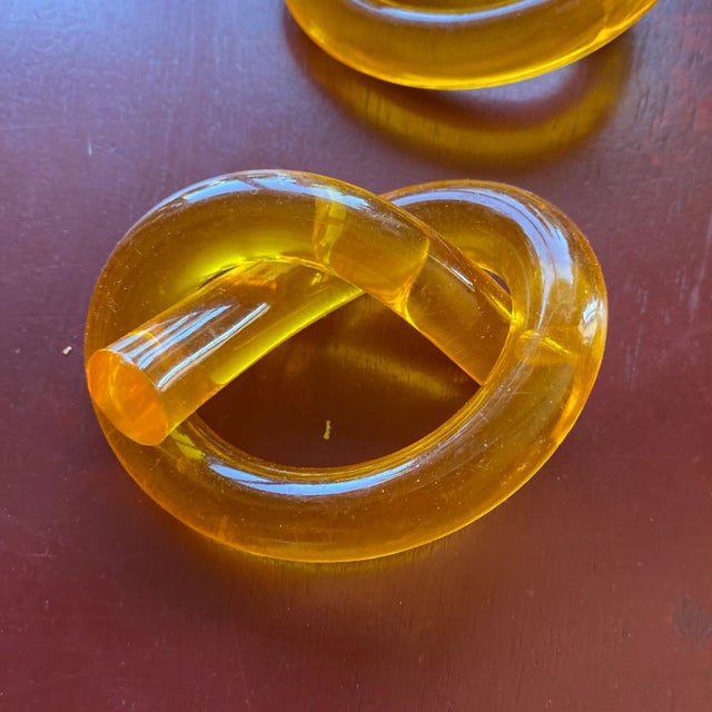 Dorothy Draper 1970s Dorothy Draper Lucite Napkin Rings - Set of 4 For Sale - Image 4 of 5