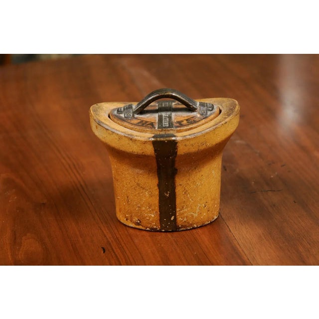 English 19th Century Pottery Container with Hat Box Shape and Petite Lid For Sale - Image 9 of 13