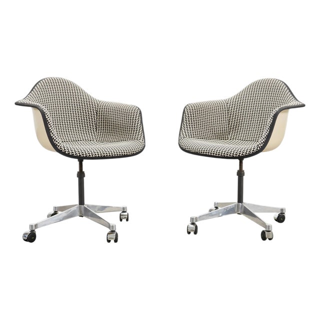 Pair of Mid-Century Charles Eames for Herman Miller Office Chairs For Sale