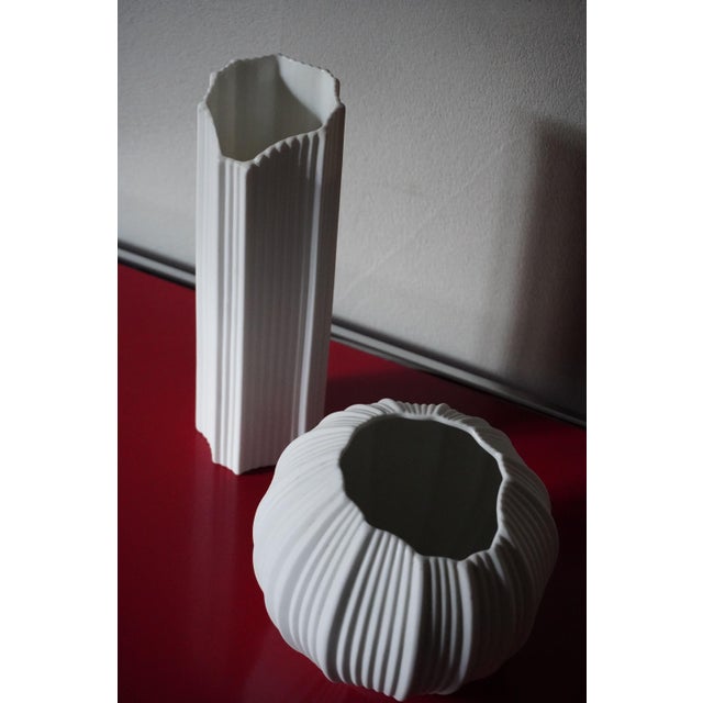 Vintage German Vases in Biscuit Porcelain from AK Kaiser, 1960s, Set of 2 For Sale - Image 3 of 6