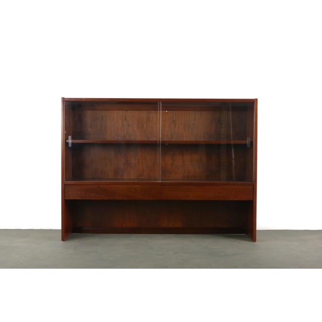 1960s Jack Cartwright for Founders Book Case Display Hutch with Glass Doors For Sale - Image 5 of 5