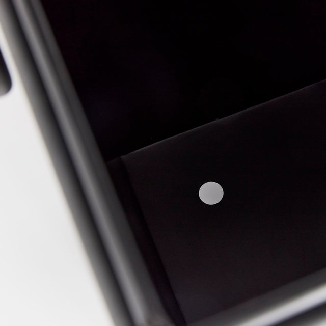 Kenneth Ludwig Chicago Callahan Tapered Planter Large For Sale - Image 4 of 4