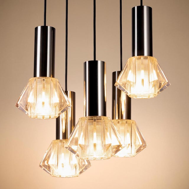 Minimalist Cascade Lamp with Five Faceted Glass Shades and Chrome, 1970s For Sale - Image 3 of 8