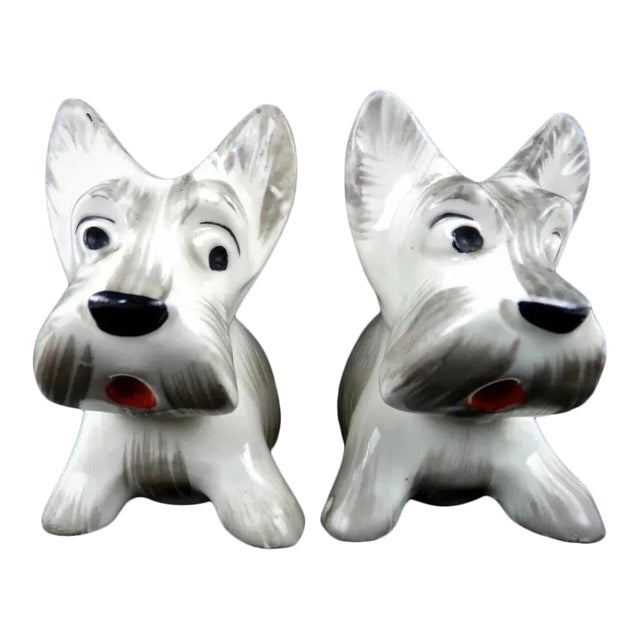 1950s Hand Painted Dog Scottie Scottish or Westie West Highland White Terrier Ceramic Salt & Pepper Shakers For Sale