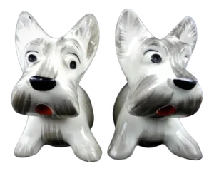 1950s Hand Painted Dog Scottie Scottish or Westie West Highland White Terrier Ceramic Salt & Pepper Shakers
