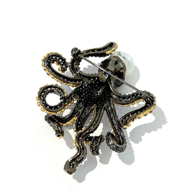 Bochic “Orient” Retro Pink, Purple Amethyst & Pearl Brooch in 18k Gold & Silver For Sale - Image 4 of 4