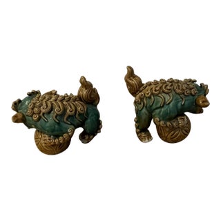 20th Century Majolica Ceramic Foo Dogs - A Pair of 2 Dogs For Sale
