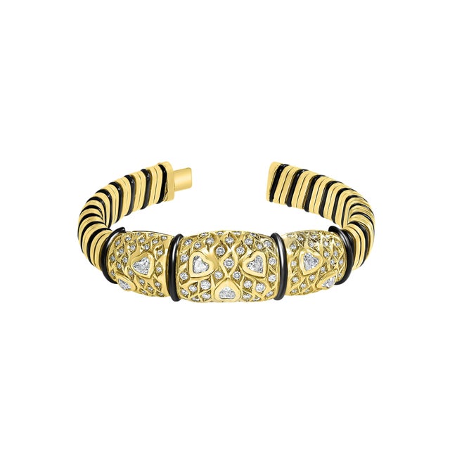 Leporttie Diamond Bangle Earring Two Piece Set in 18 Karat Yellow Gold For Sale - Image 4 of 18