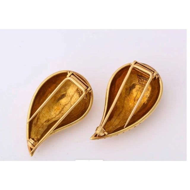 Tiffany and Co. Vintage 80s 18kt Gold Tiffany & Co. Clips - a Pair of 2 For Sale - Image 4 of 10