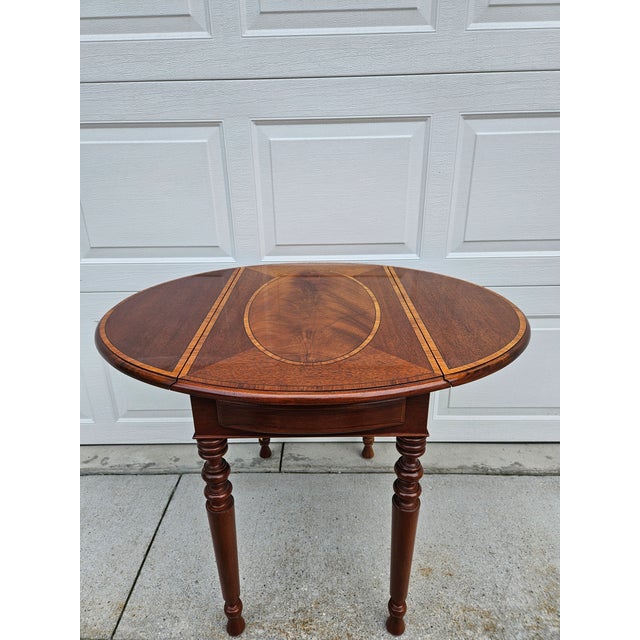 Late 20th Century Baker Furniture Mahogany Pembroke Drop-Leaf Side Table Satinwood Inlay For Sale - Image 5 of 12